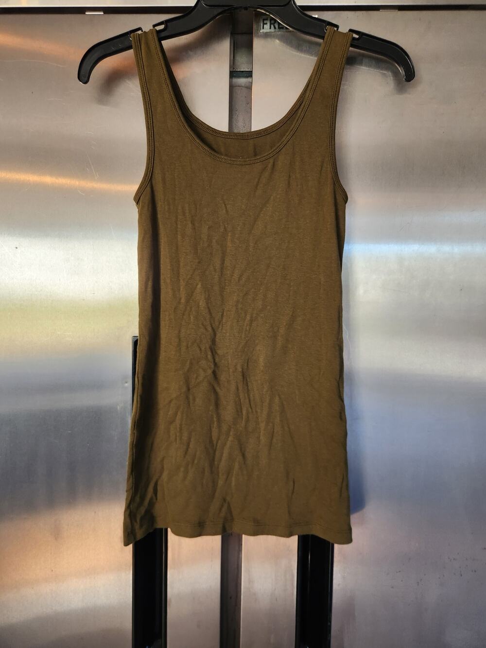 Mossimo Womens Tank Top M Olive Green Scoop Neck Sleeveless Stretch Layering